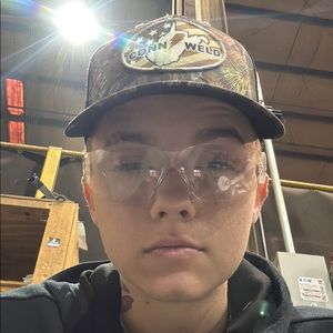 Meet your Posher, Skylar